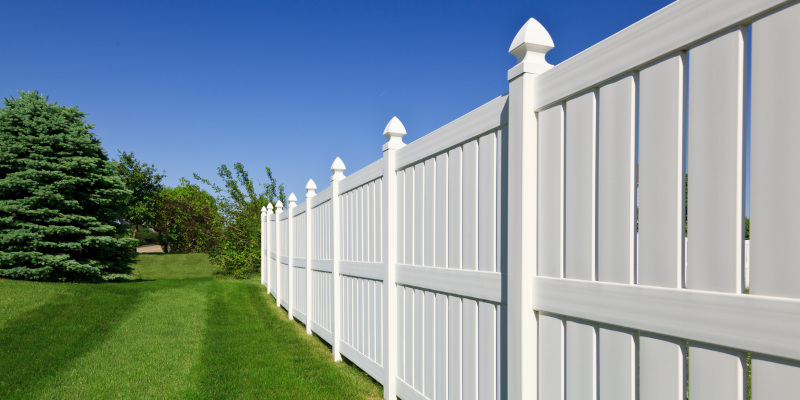 Fence Cleaning Techniques: Soft Washing vs. Other Methods